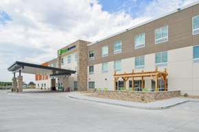Отель Holiday Inn Express & Suites - Chadron, an IHG Hotel  Чадрон